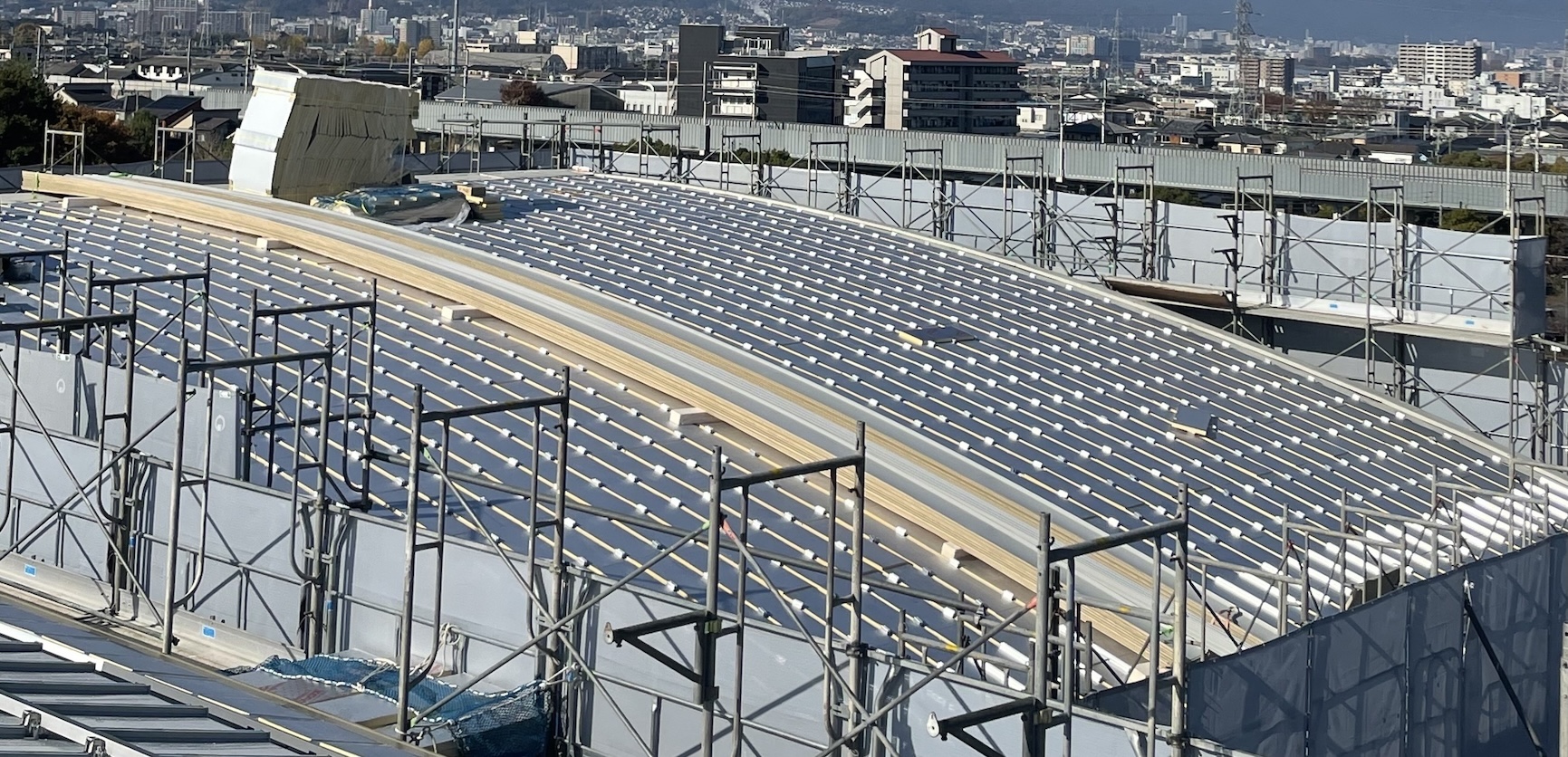 屋根改修工事の作業の写真